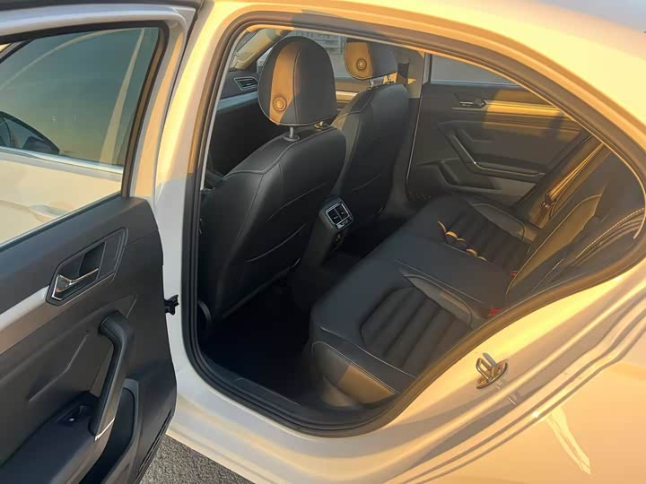 Фото 4 - Volkswagen Lamando L