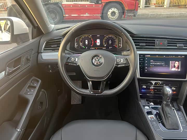 Фото 7 - Volkswagen Lamando L