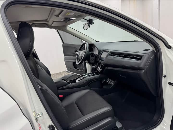 Фото 4 - Honda Vezel