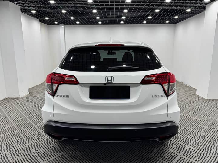 Фото 8 - Honda Vezel