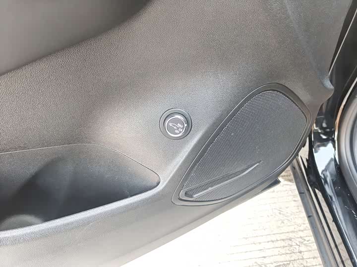 Фото 9 - Buick Envision Plus