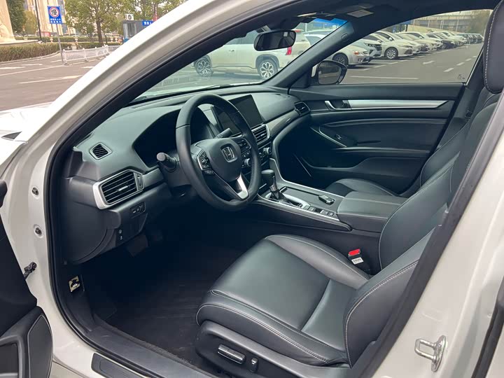 Фото 5 - Honda Inspire