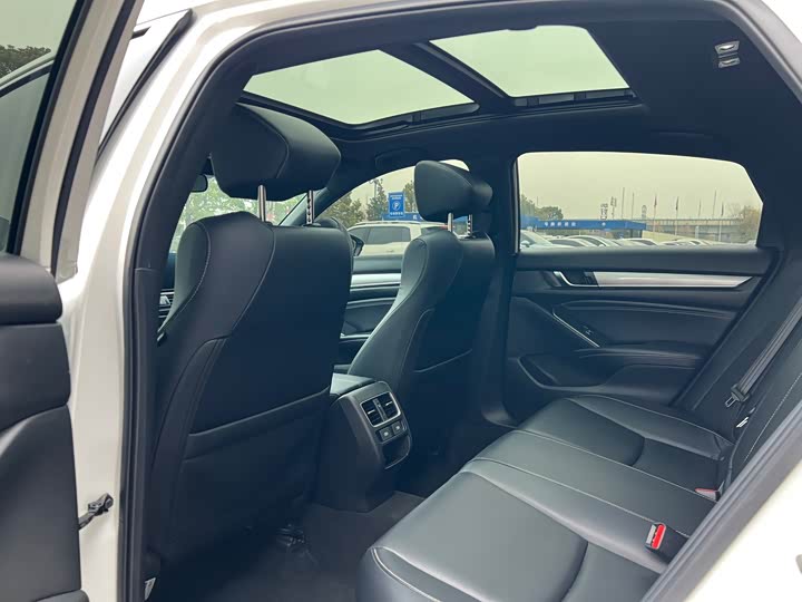 Фото 6 - Honda Inspire