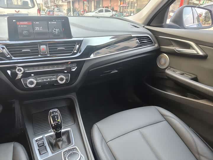 Фото 9 - BMW 1 Series