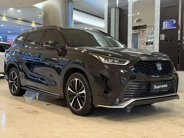 Фото 3 - Toyota Crown Kluger