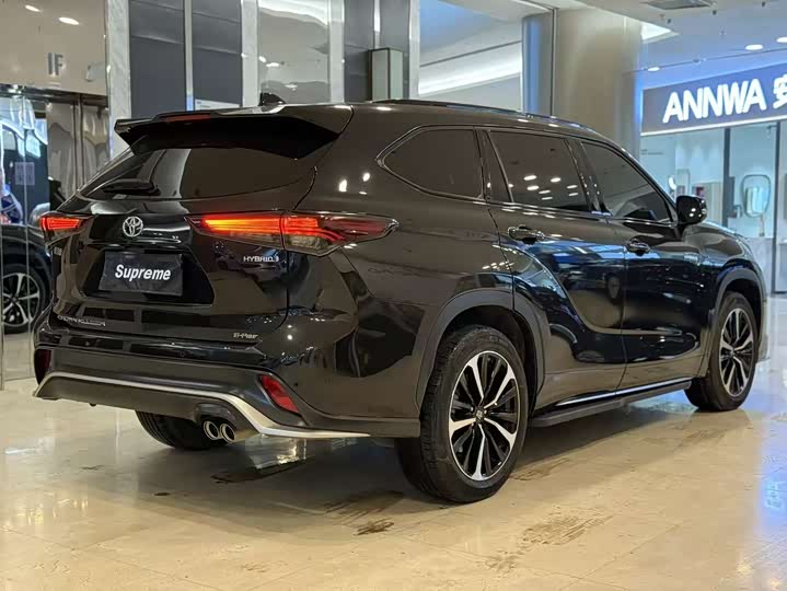 Фото 4 - Toyota Crown Kluger