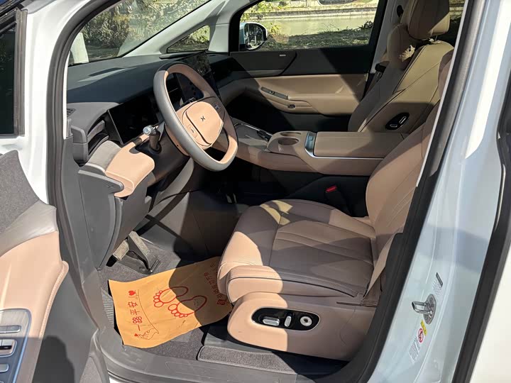 Фото 4 - XPeng X9