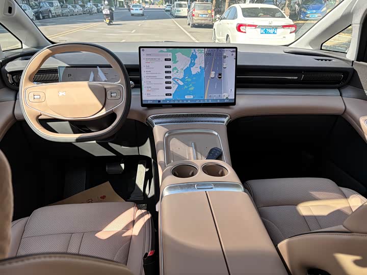 Фото 7 - XPeng X9