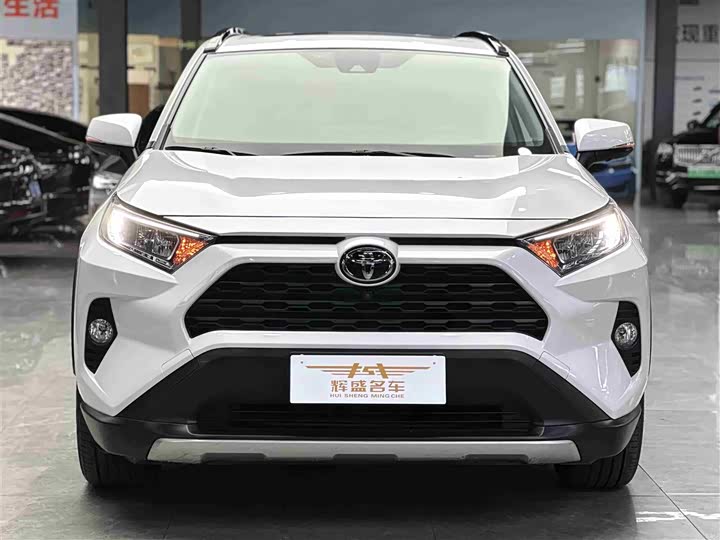 Фото 2 - Toyota RAV4