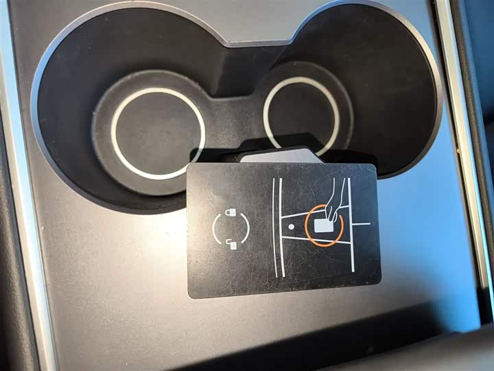 Фото 8 - Tesla Model Y