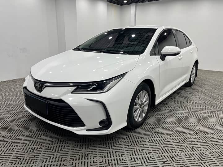 Фото 3 - Toyota Corolla