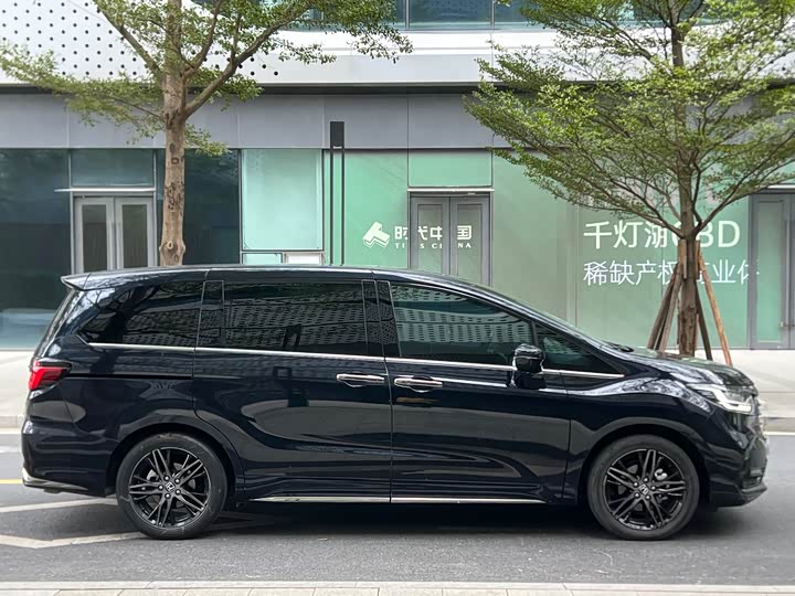 Фото 4 - Honda Odyssey