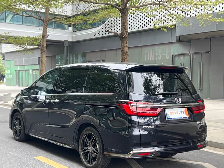 Фото 7 - Honda Odyssey