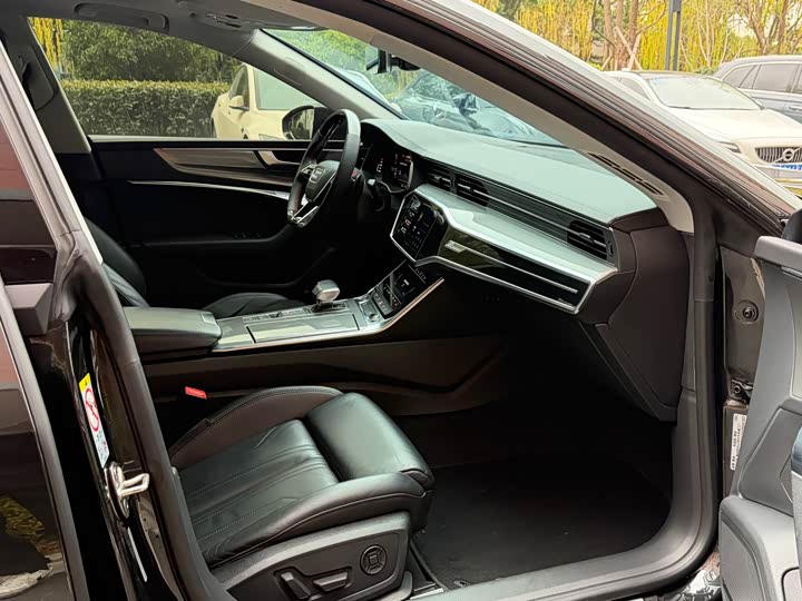 Фото 8 - Audi A7