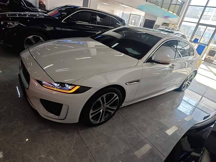 Фото 5 - Jaguar XE L