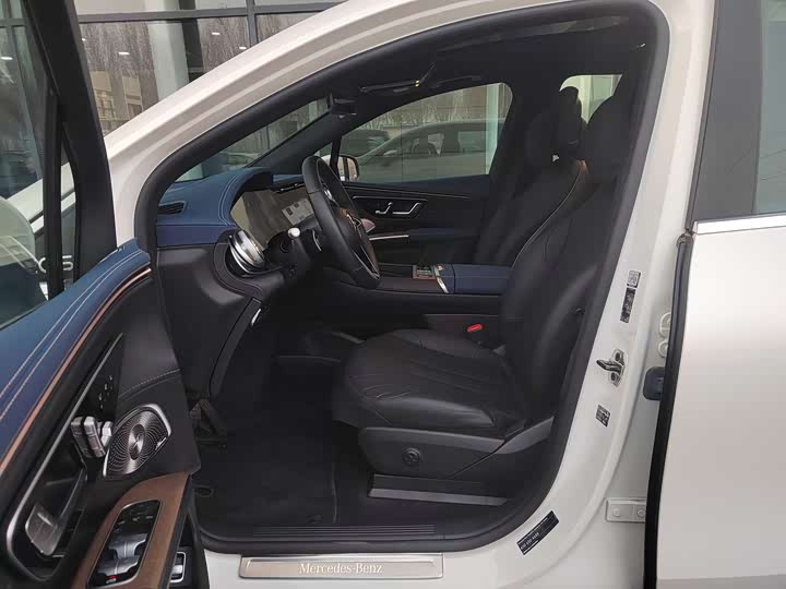 Фото 6 - Mercedes-Benz EQS SUV