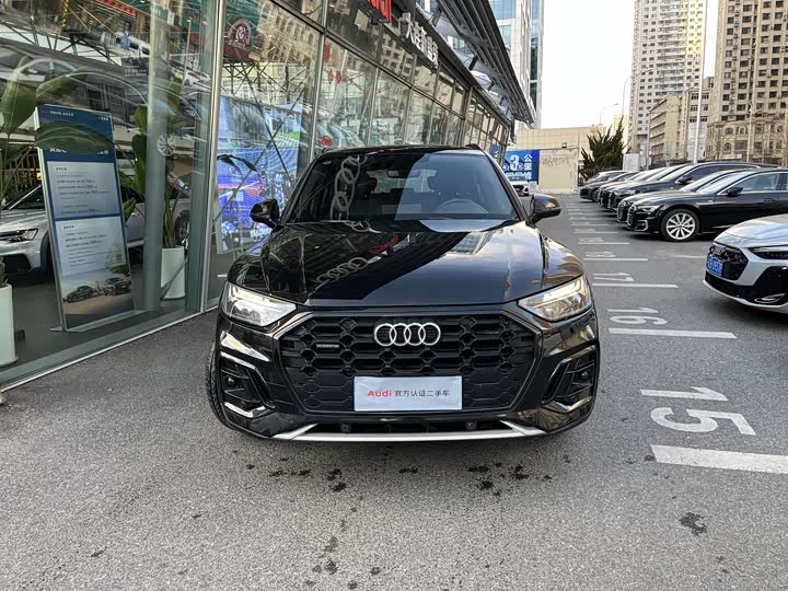 Фото 2 - Audi Q5L