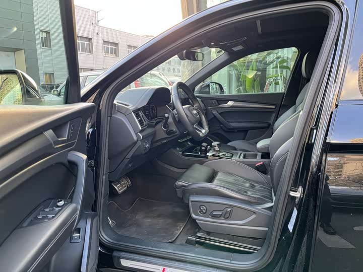 Фото 4 - Audi Q5L