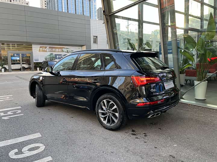 Фото 9 - Audi Q5L