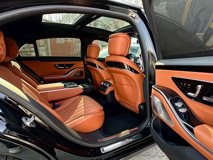 Фото 6 - Mercedes-Benz S-Class