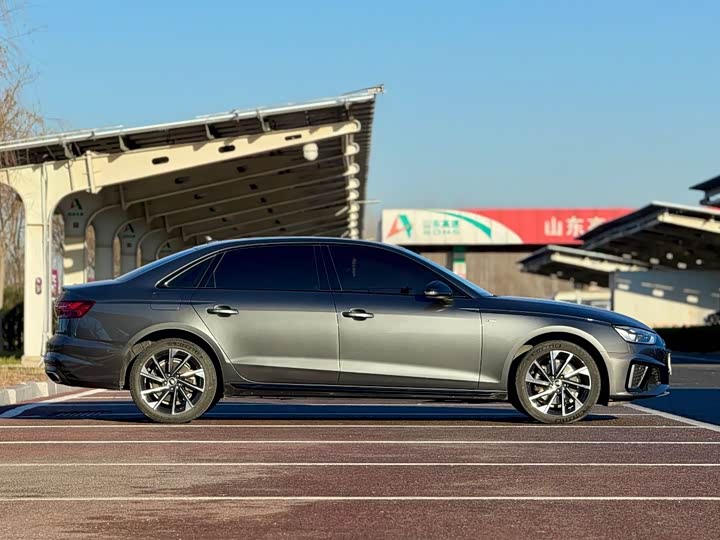 Фото 5 - Audi A4L