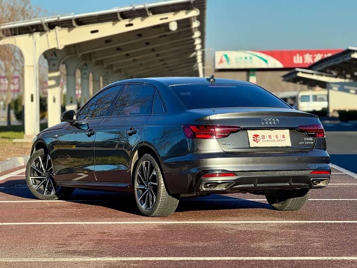 Фото 6 - Audi A4L