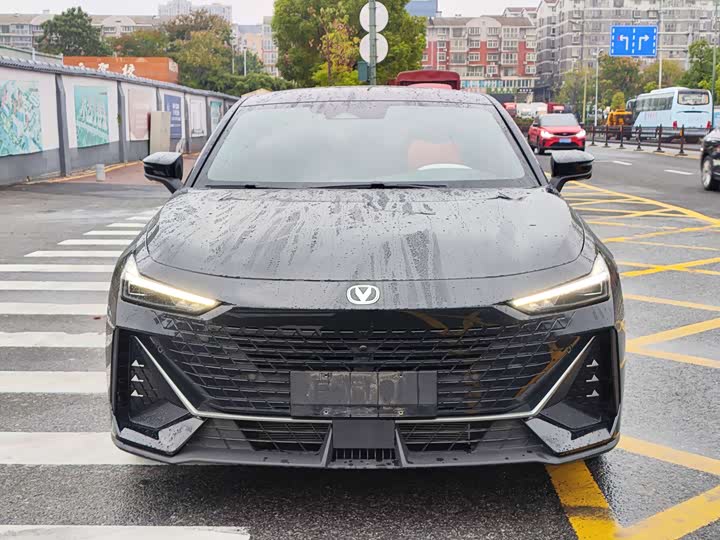 Фото 2 - Changan UNI-V