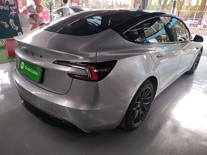 Фото 7 - Tesla Model 3