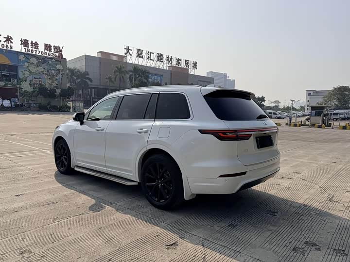 Фото 4 - LiXiang One