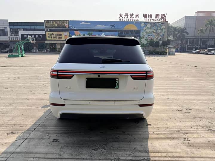 Фото 5 - LiXiang One