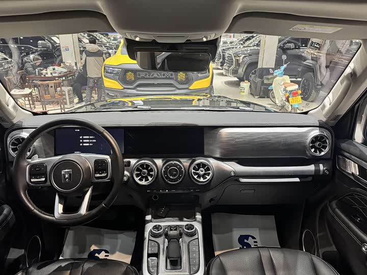 Фото 6 - Tank 300