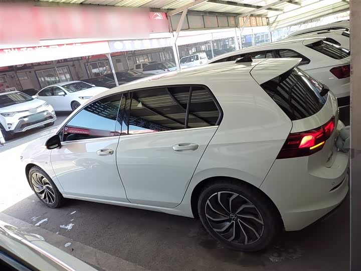 Фото 5 - Volkswagen Golf