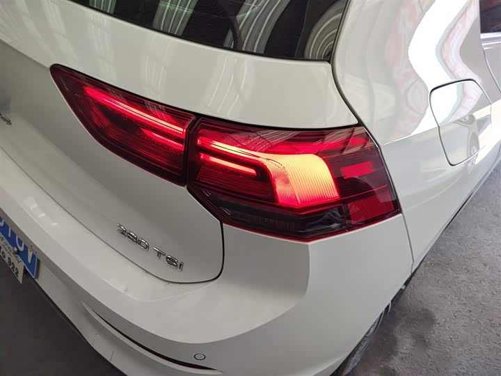 Фото 8 - Volkswagen Golf