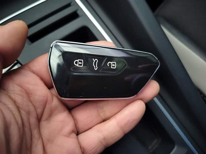 Фото 9 - Volkswagen Golf