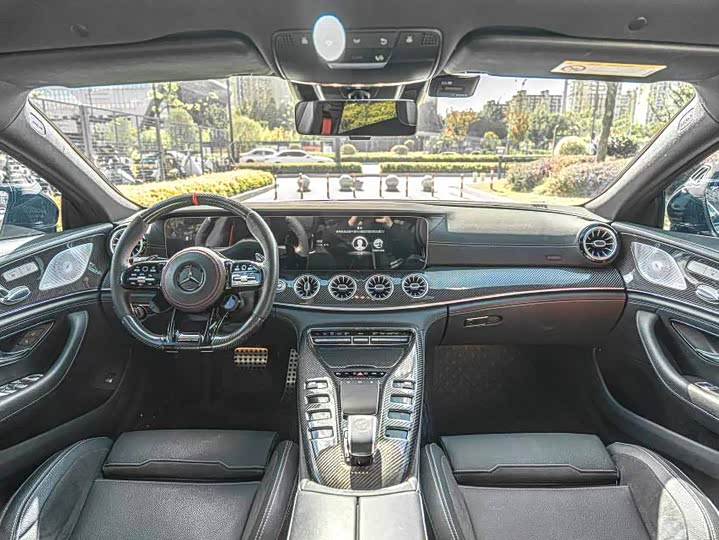 Фото 5 - Mercedes-Benz AMG GT