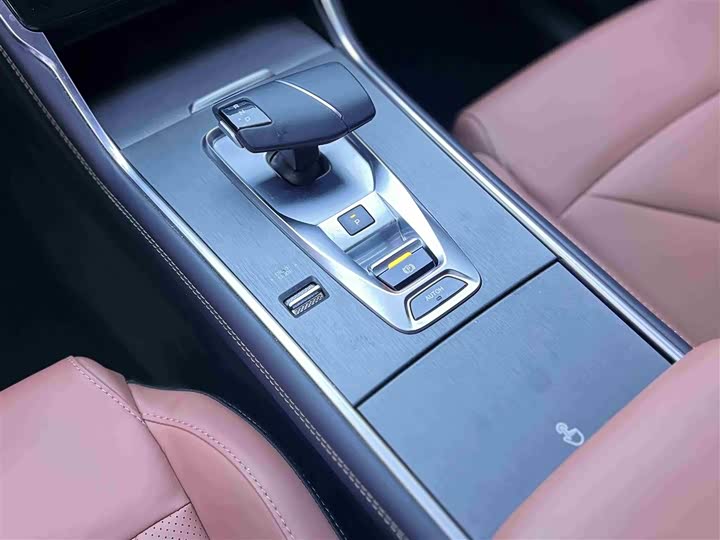 Фото 8 - Changan CS75