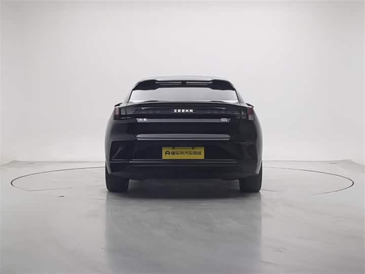 Фото 7 - Zeekr 001