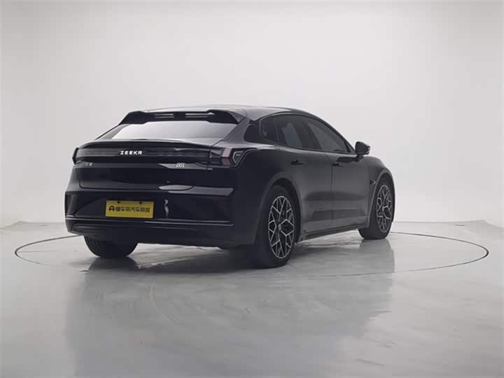 Фото 8 - Zeekr 001