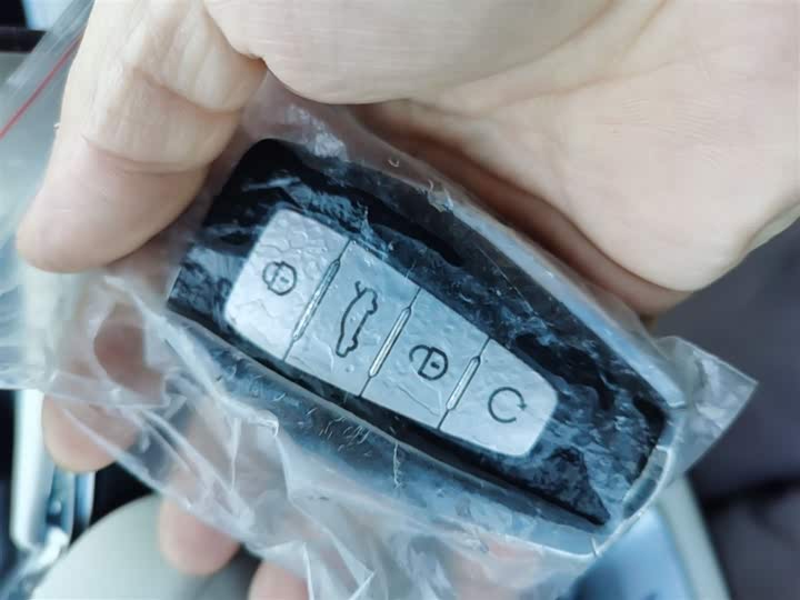 Фото 9 - Geely Monjaro