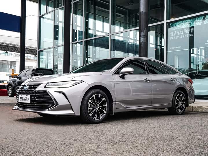 Фото 1 - Toyota Avalon