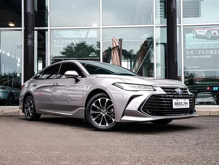 Фото 3 - Toyota Avalon