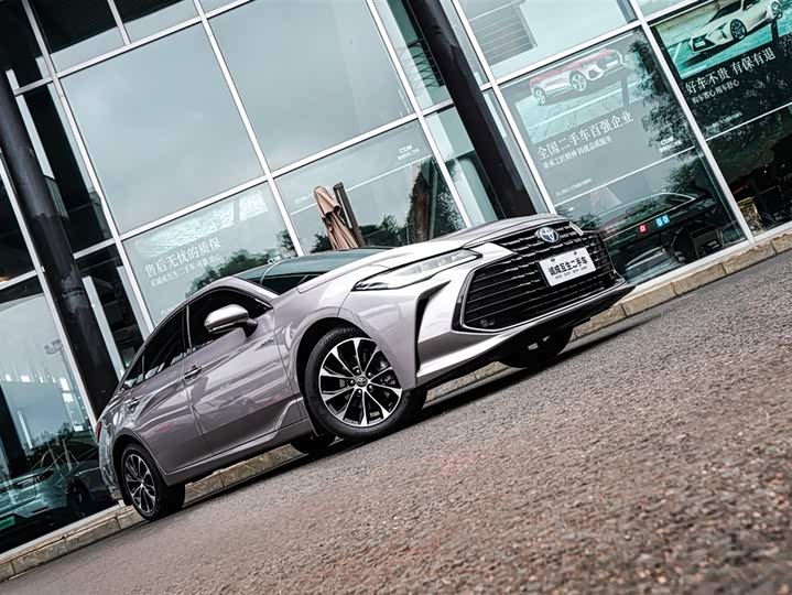 Фото 4 - Toyota Avalon