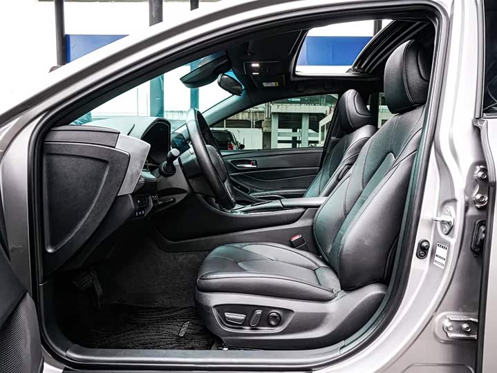 Фото 8 - Toyota Avalon