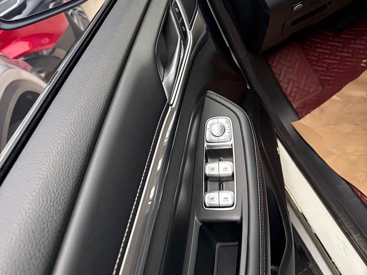 Фото 6 - Roewe RX8