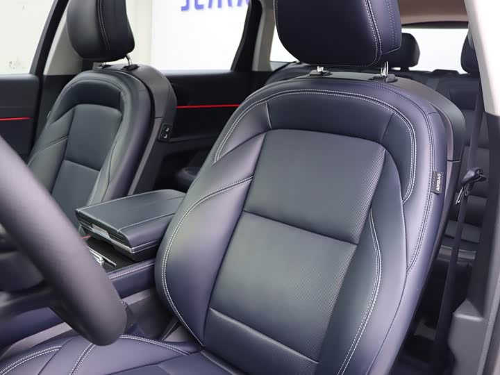 Фото 7 - Lincoln Nautilus