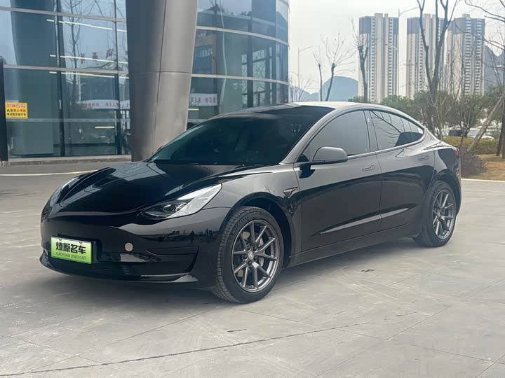 Фото 1 - Tesla Model 3