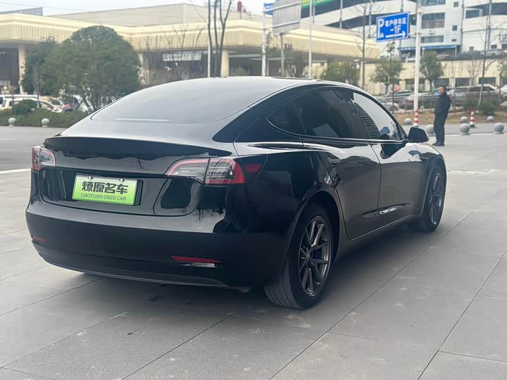 Фото 7 - Tesla Model 3