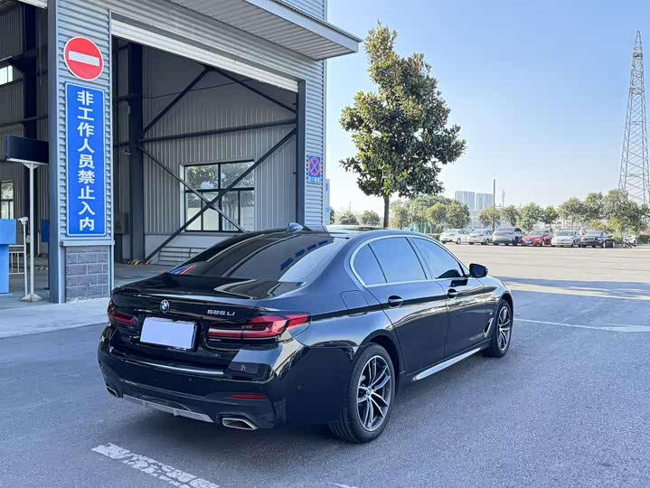 Фото 6 - BMW 5 Series