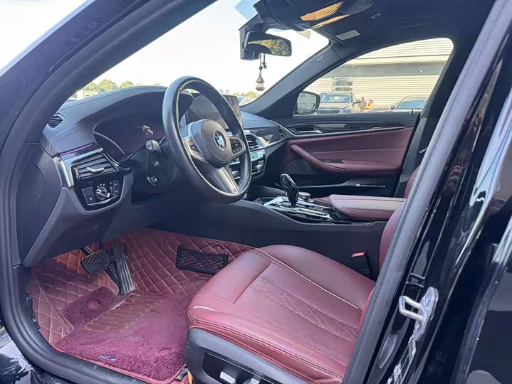 Фото 9 - BMW 5 Series