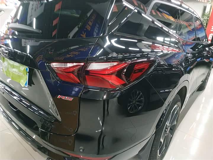 Фото 8 - Chevrolet Blazer